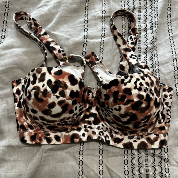 Leopard Print Women's Bikini Top - Picture 1 of 3